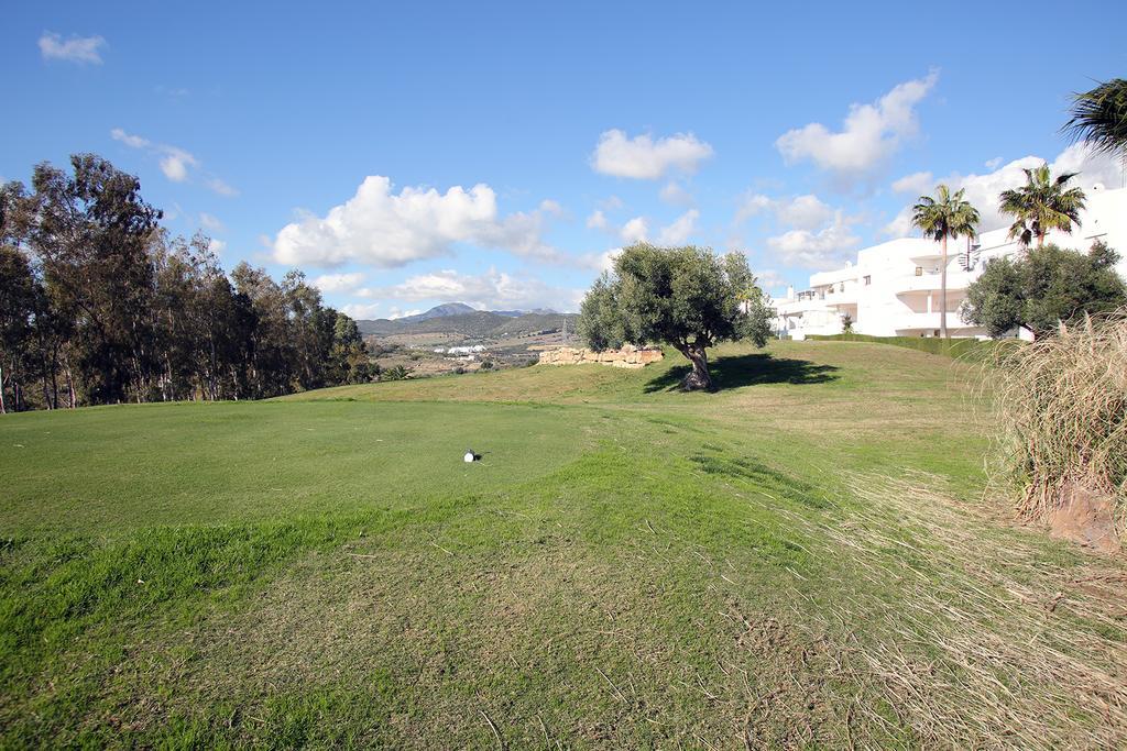 Sunny Golf Apartment Estepona Luaran gambar
