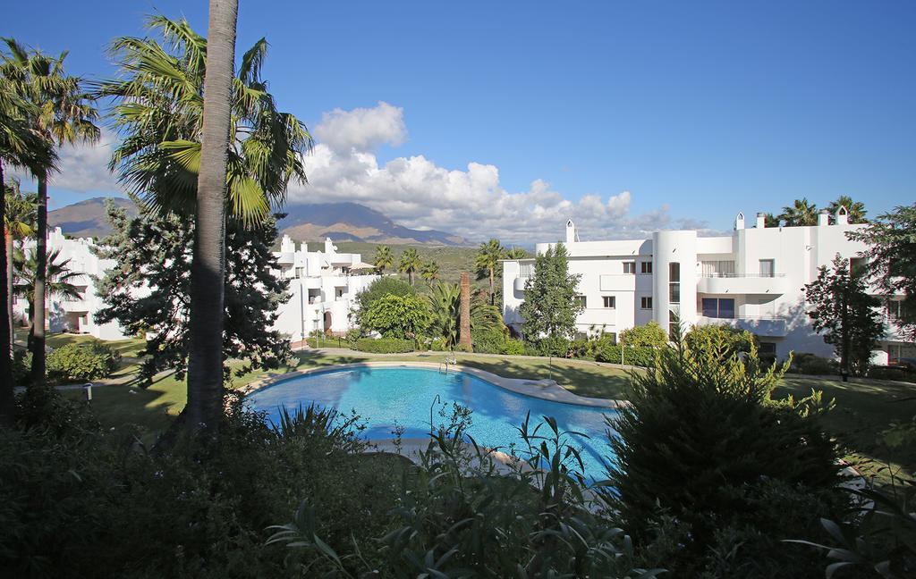 Sunny Golf Apartment Estepona Luaran gambar