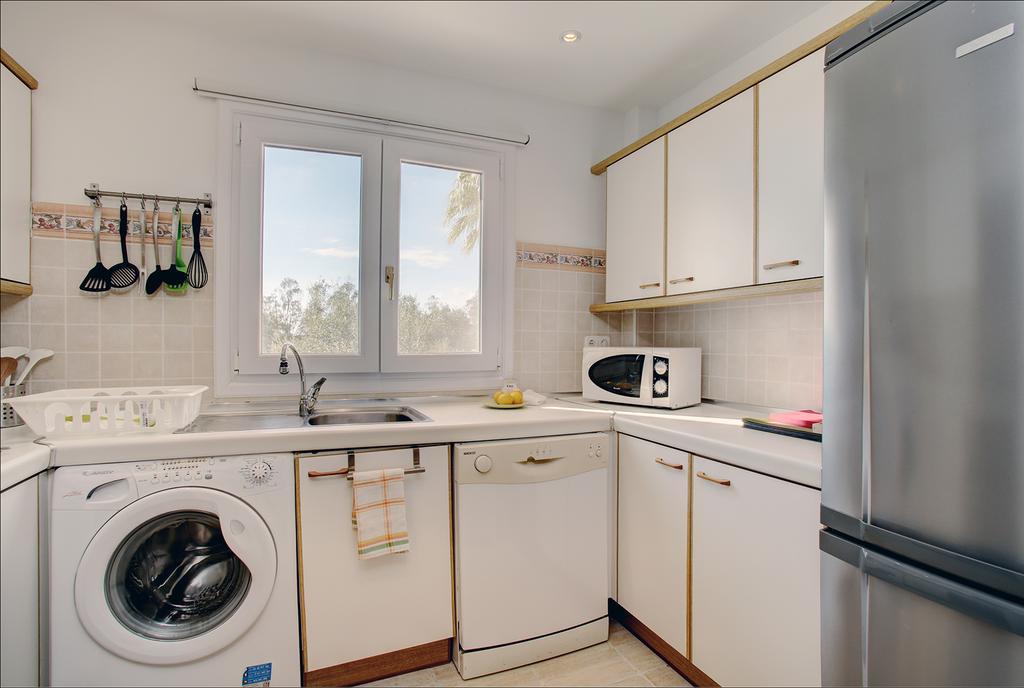 Sunny Golf Apartment Estepona Luaran gambar