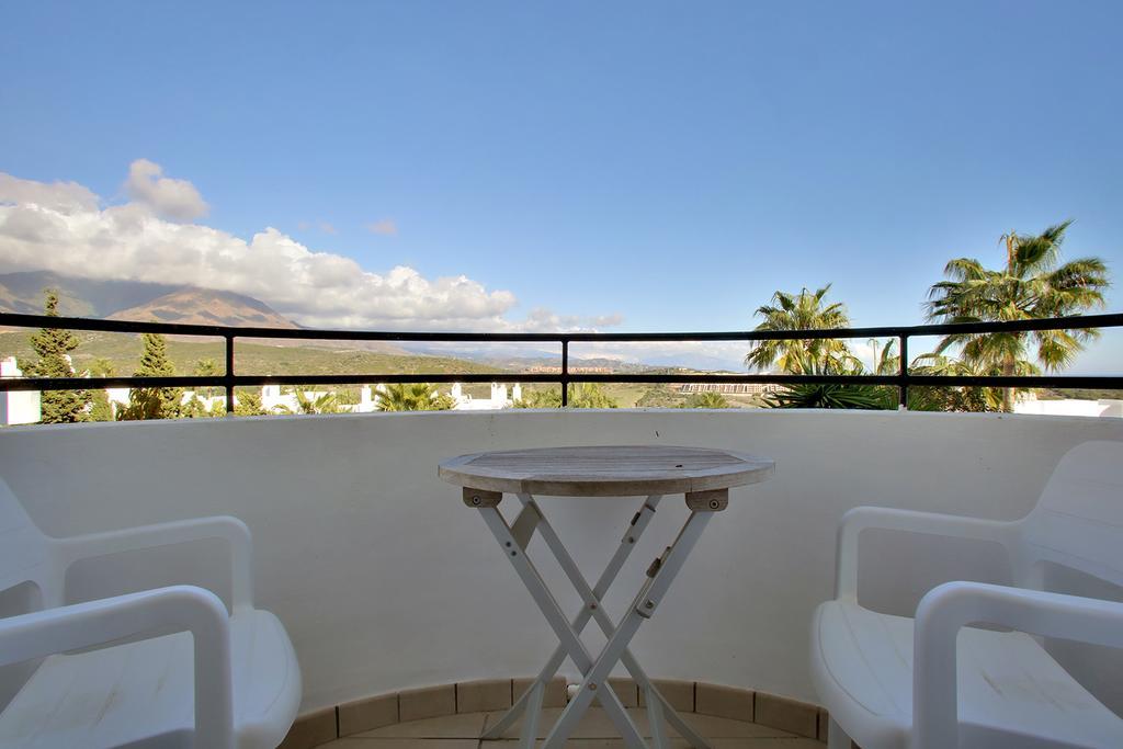 Sunny Golf Apartment Estepona Luaran gambar
